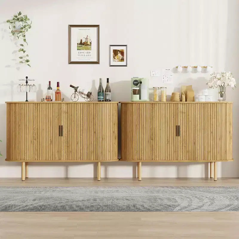 Credenza con ante scorrevoli scanalate da 47", mobile contenitore moderno in legno con ripiani regolabili, per soggiorno, cucina, sala da pranzo 16
