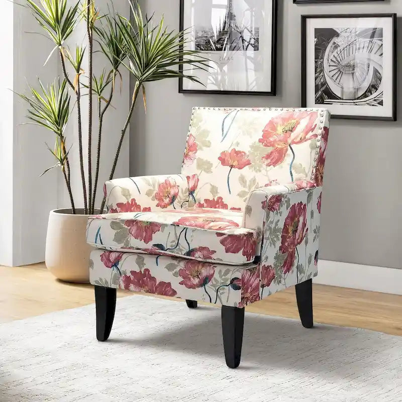 Poltrona Akorda stile Country francese con bordo borchiato e gambe in legno massello di HULALA HOME 36