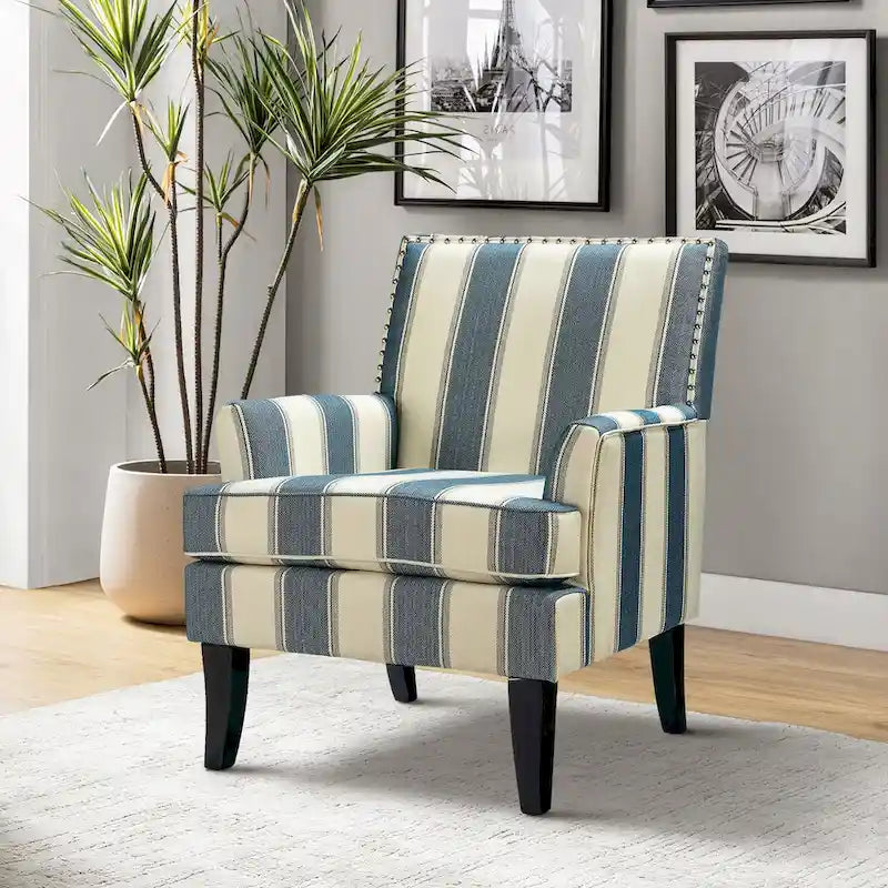 Poltrona Akorda stile Country francese con bordo borchiato e gambe in legno massello di HULALA HOME 18