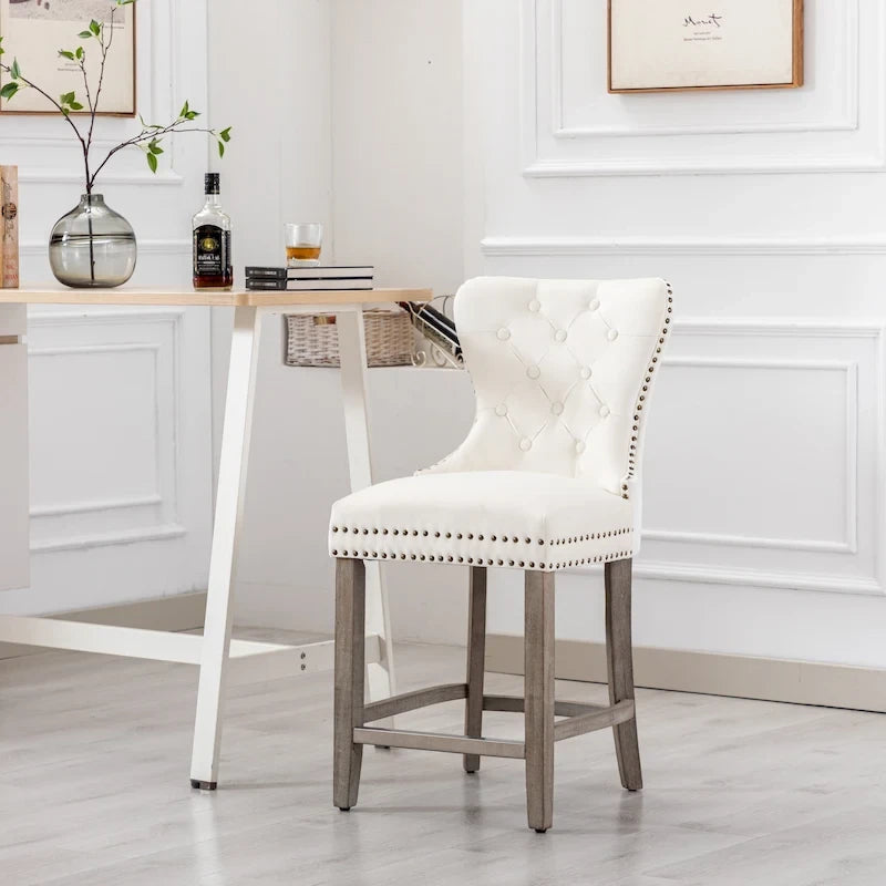Sgabello da bancone Carter 24 Wingback capitonné con borchie e gambe grigio antico 35
