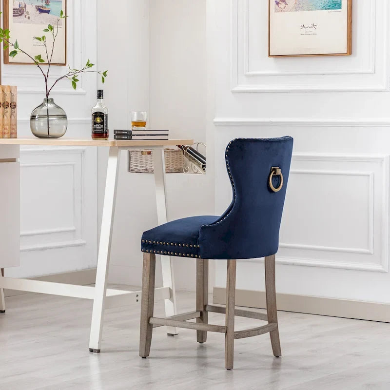 Sgabello da bancone Carter 24 Wingback capitonné con borchie e gambe grigio antico 3