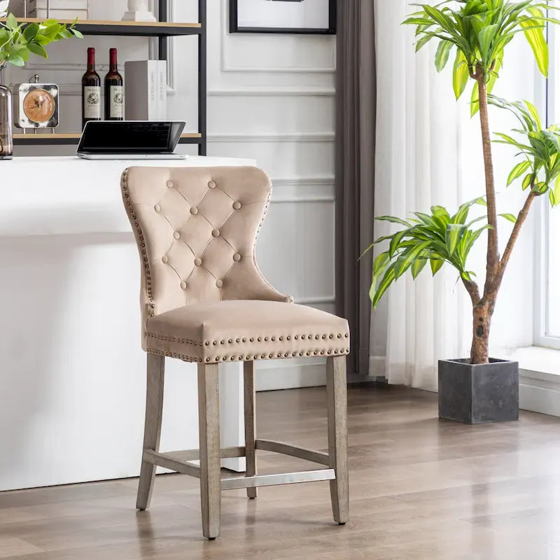 Sgabello da bancone Carter 24 Wingback capitonné con borchie e gambe grigio antico 22
