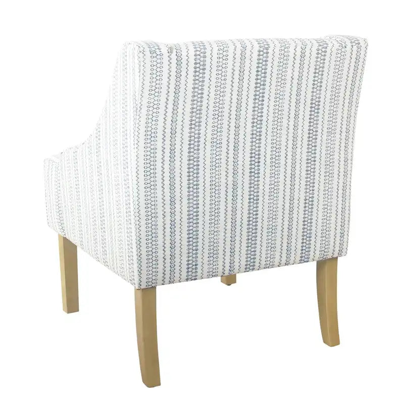 Poltrona accent classica HomePop con braccioli curvati 22