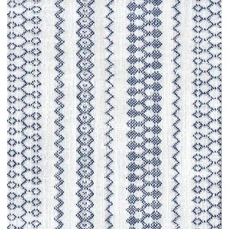 Poltrona accent classica HomePop con braccioli curvati 27